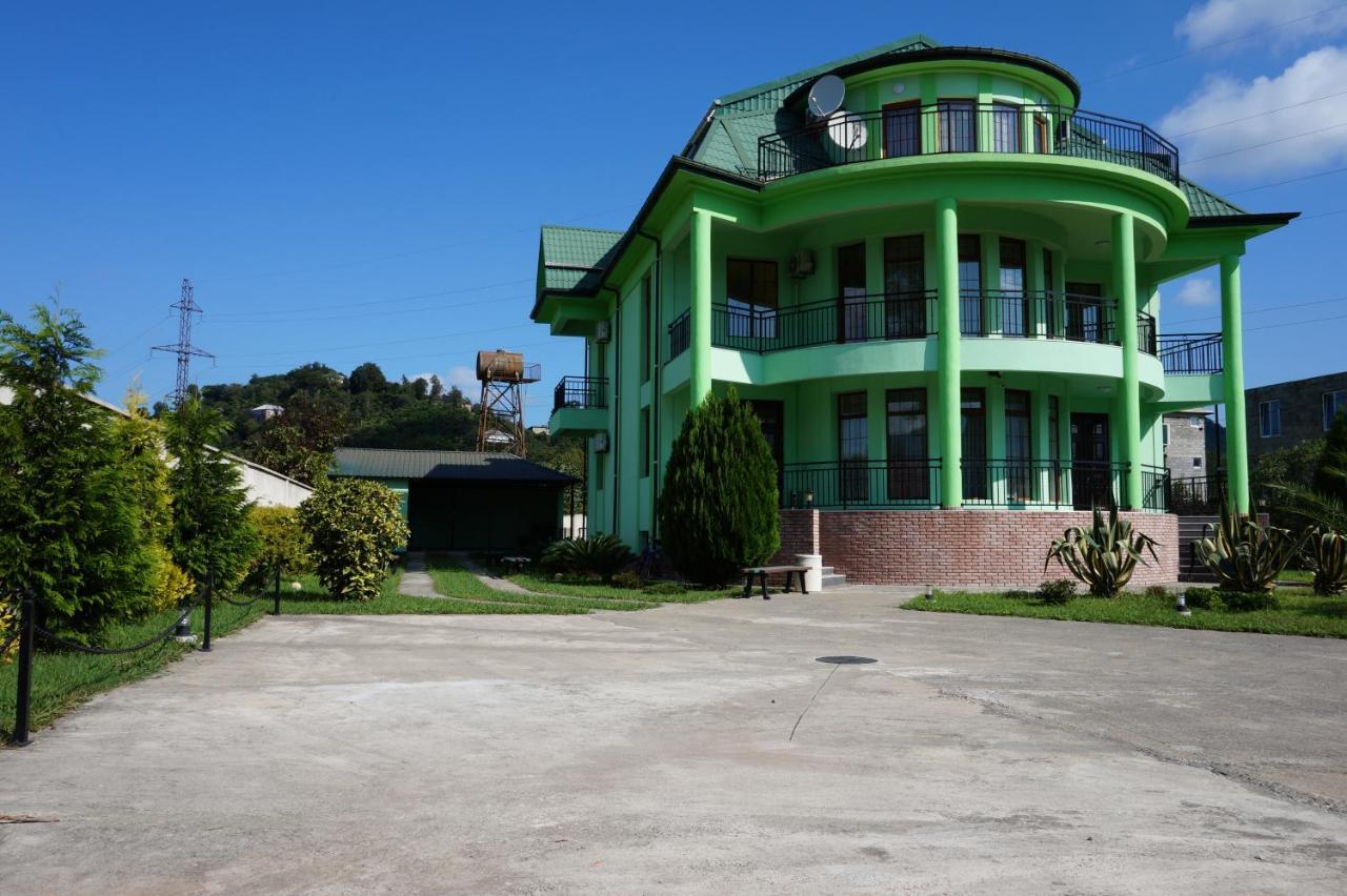 Villa Qero Batumi Exterior photo