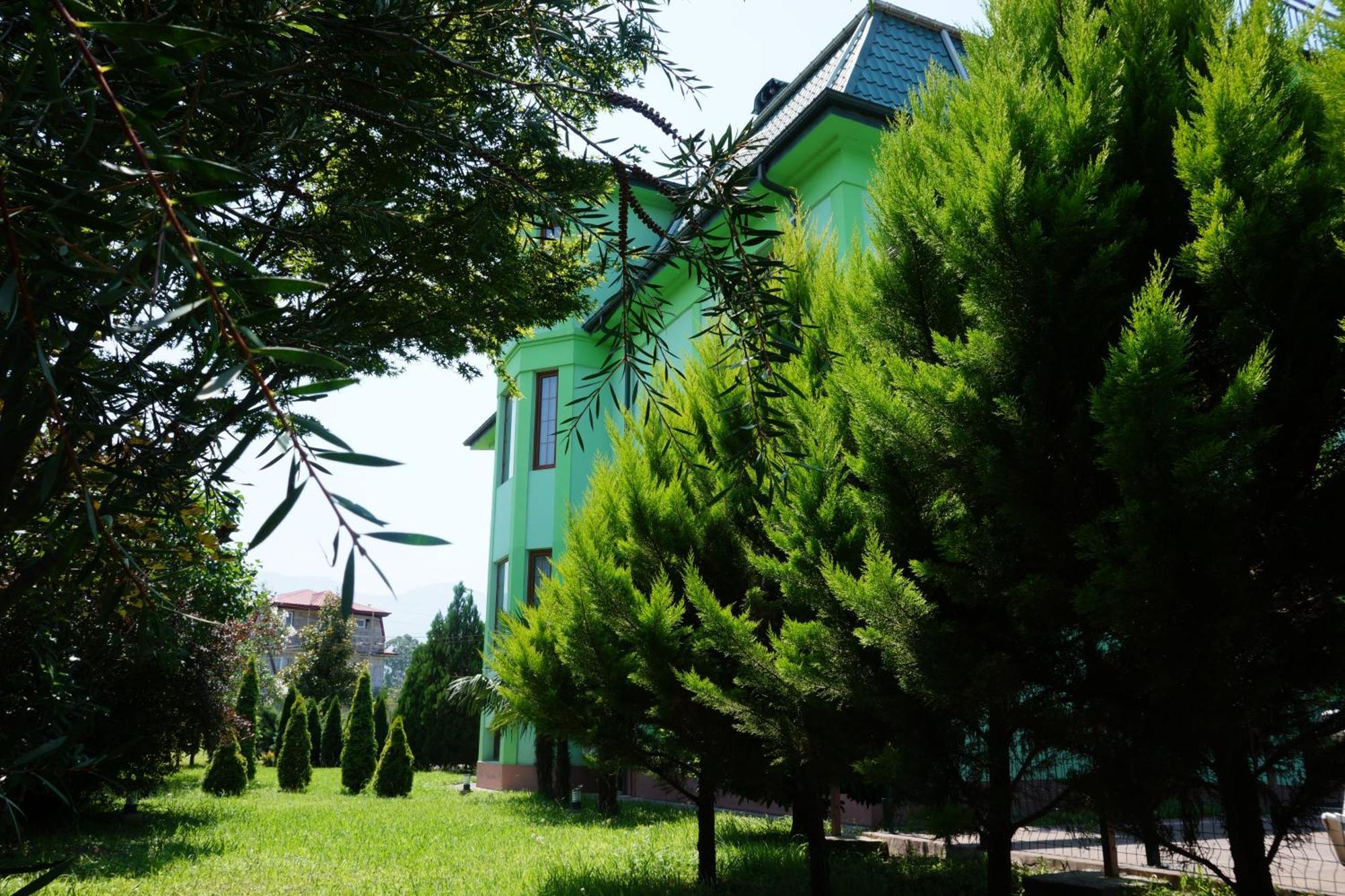 Villa Qero Batumi Exterior photo