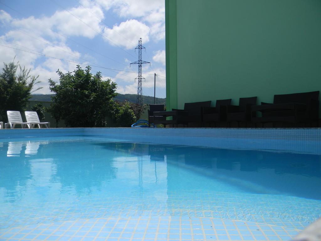 Villa Qero Batumi Exterior photo